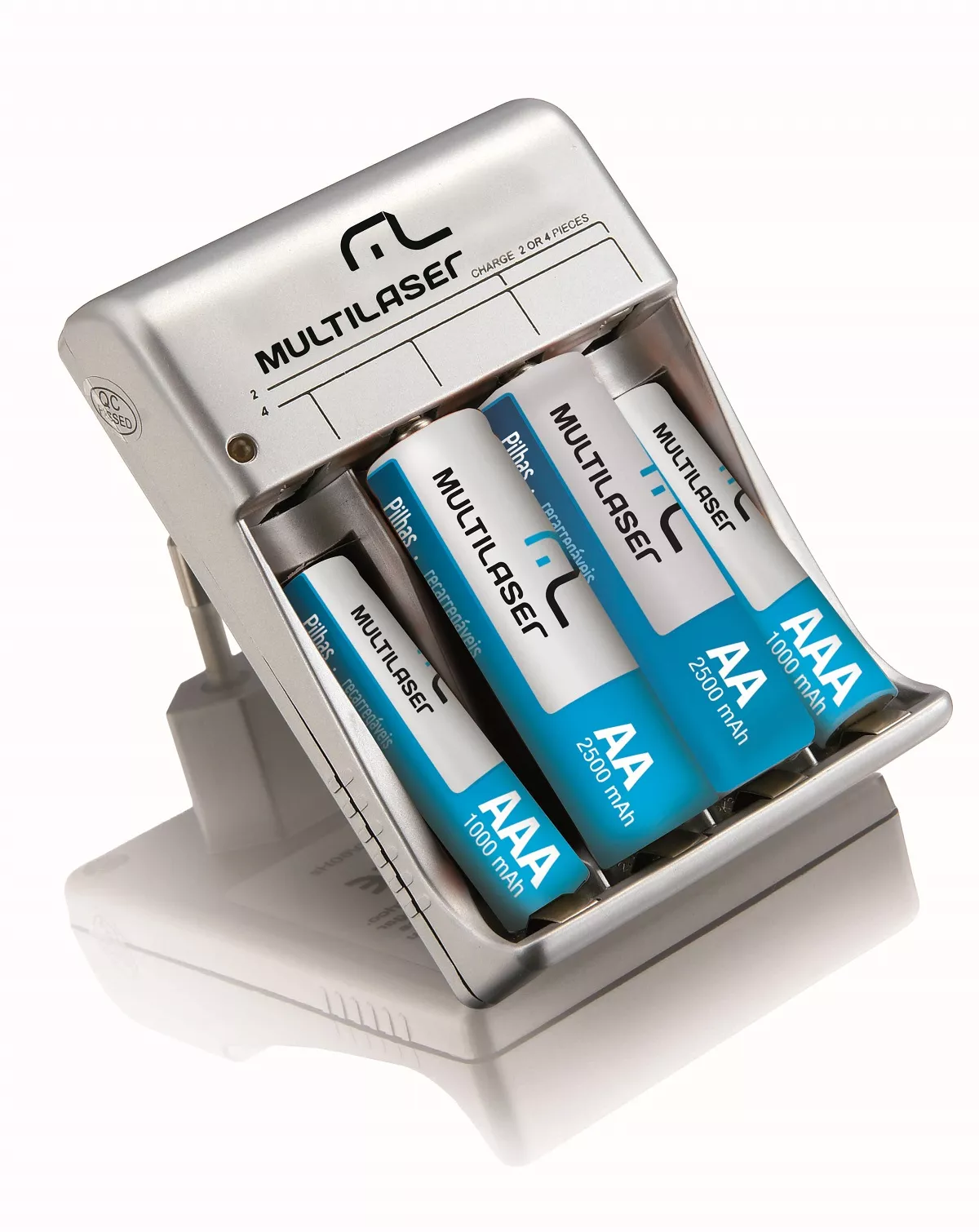 Carregador de Pilhas AA/AAA + 2 Pilhas AA 2500mAH + 2 Pilhas AAA 1000mAH - Multilaser - CB045 - Unitário