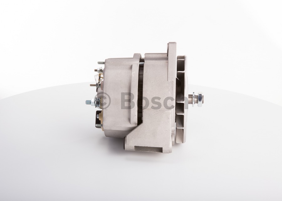 Alternador 24V 100A - Bosch - F042301038 - Unitário